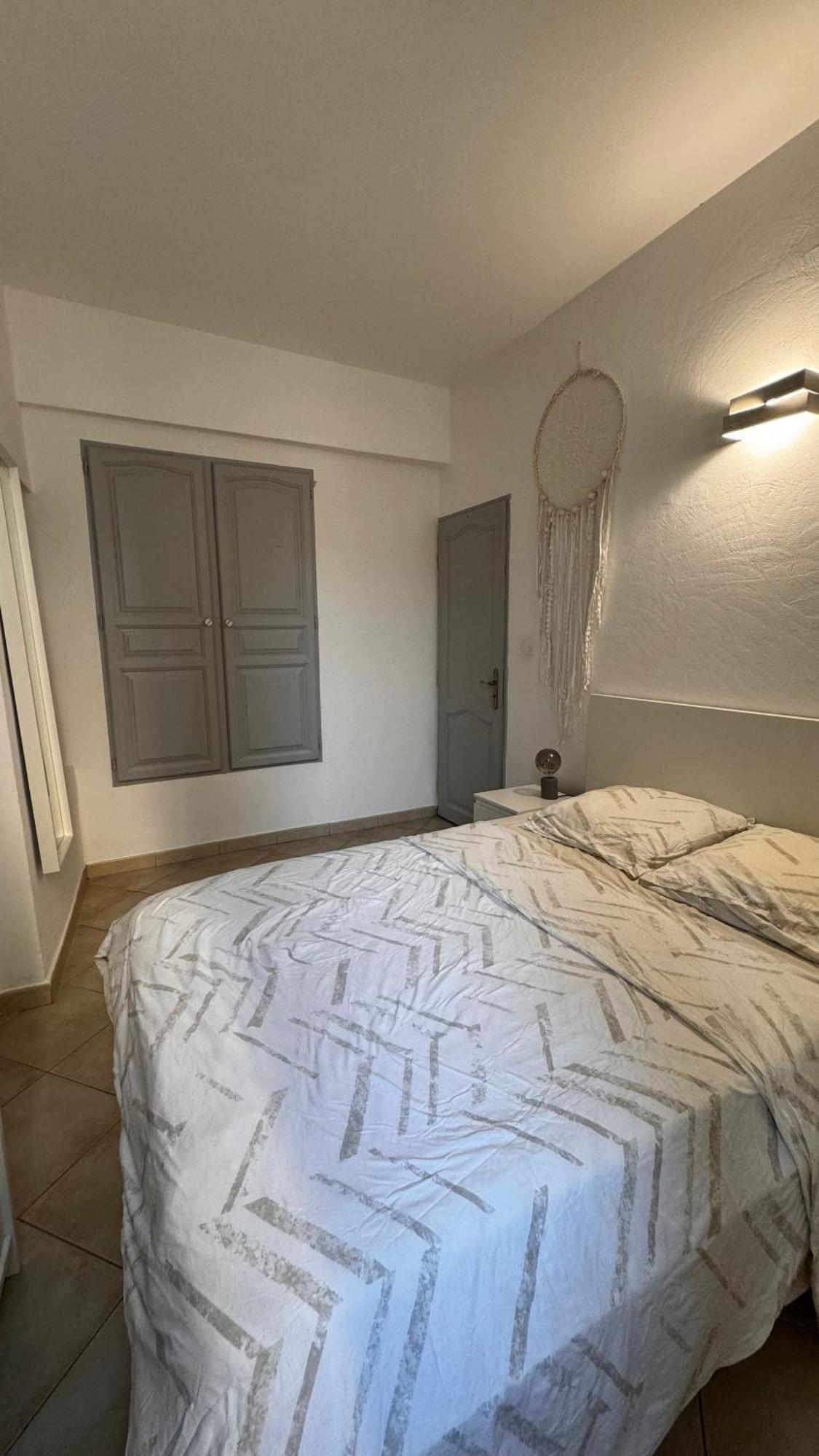 Fabuleux Logement Le Beausset Extérieur photo